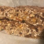 como hacer barritas de avena y platano saludables, endulzadas con datiles y platanos
