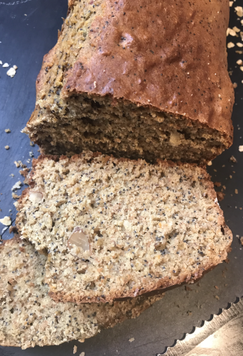 bizcocho de plátano con naranja, harina de espelta integral, harina de avena, semillas de amapola