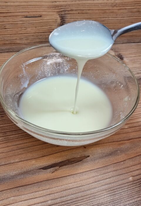 cobertura blanca para donas, tartas, torta, bizcocho, galletas, pan dulce, facil, como hacer, receta, sin chocolate blanco